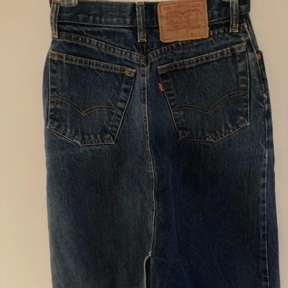 Levi’s “A” line denim skirt - Picture 1 of 2